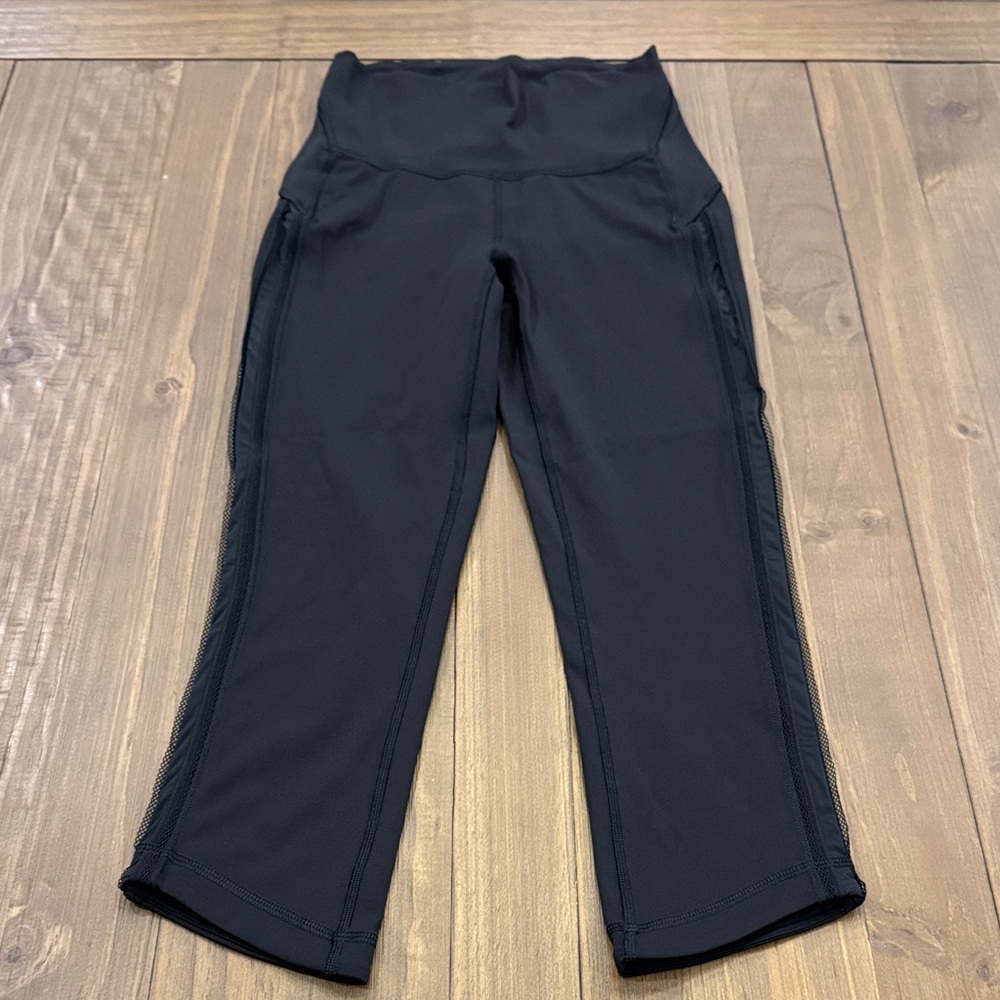 Lululemon Side Mesh Crop